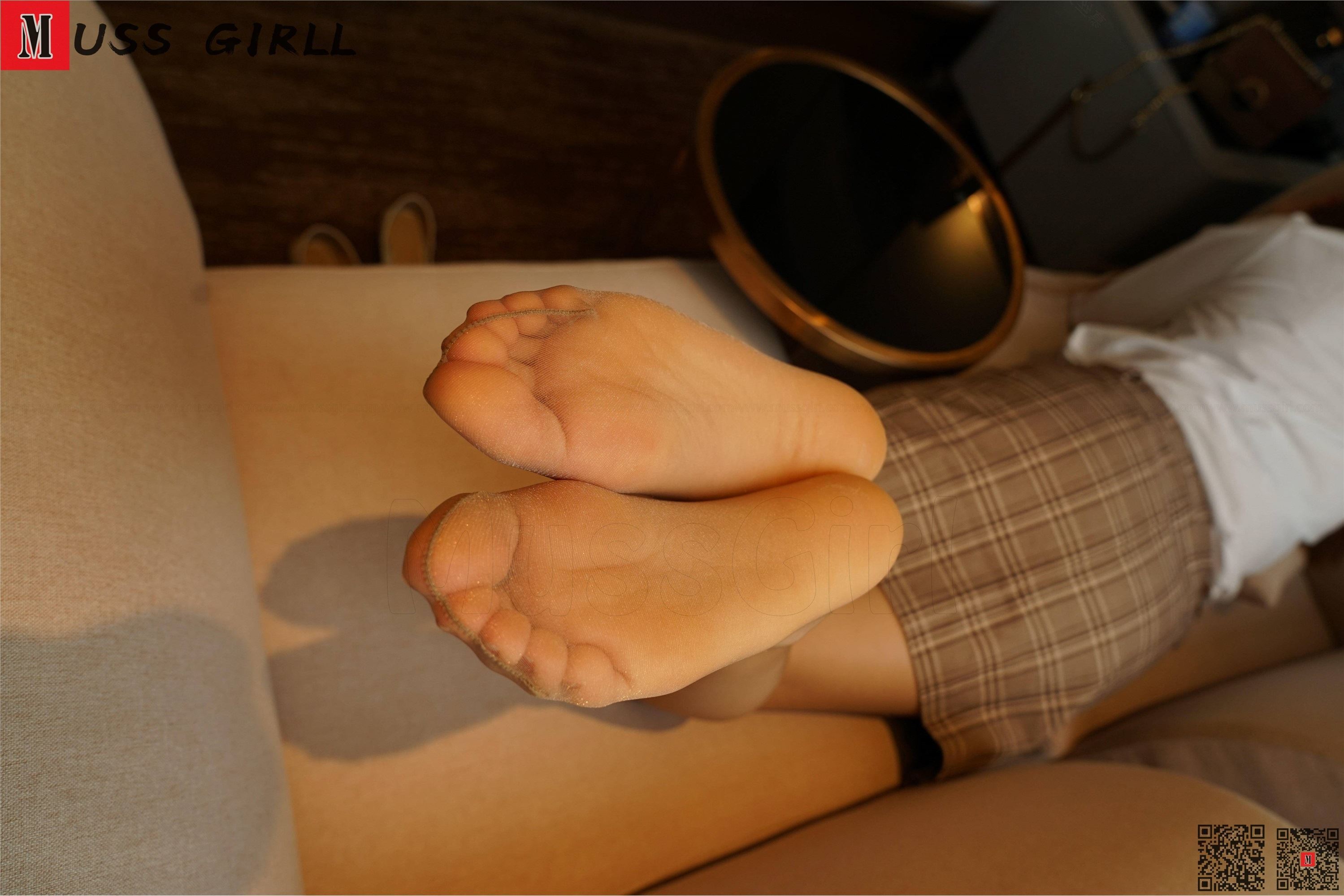 MussGirl慕丝女郎  NO.243-酒店格子裙肉丝